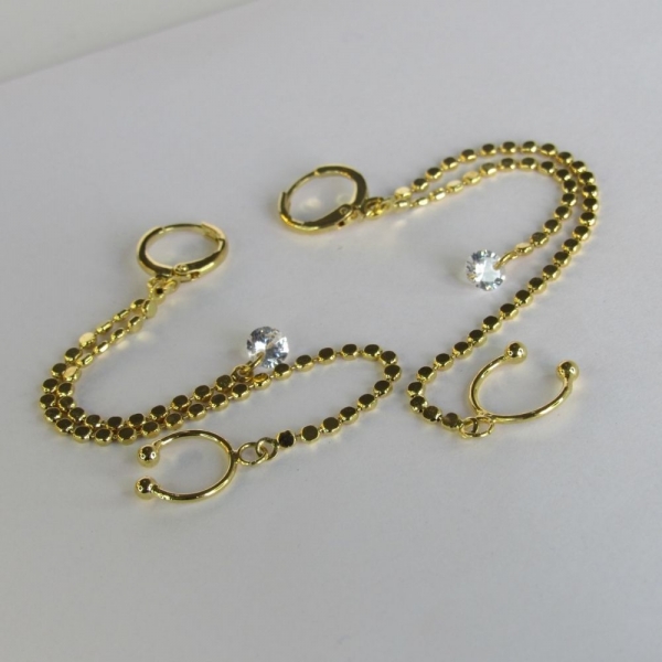 Brinco Argolinha Corrente com Ponto de Luz e Piercing Fake Banhado em Ouro 18k - Dourado