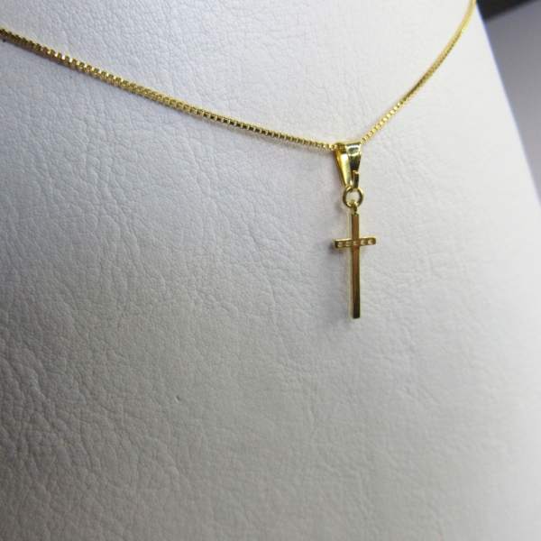 Colar Pingente Cruz com Detalhe de Zircônia Banhado em Ouro 18k - Dourado