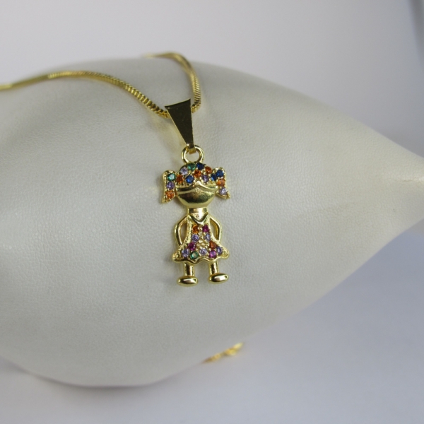 Colar Pingente Menina com Zircônia Colorida Banhado em Ouro 18k - Dourado