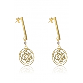 Brinco Médio De Fio Trabalhado e Flor Vazada Banhado em Ouro 18k - Dourado