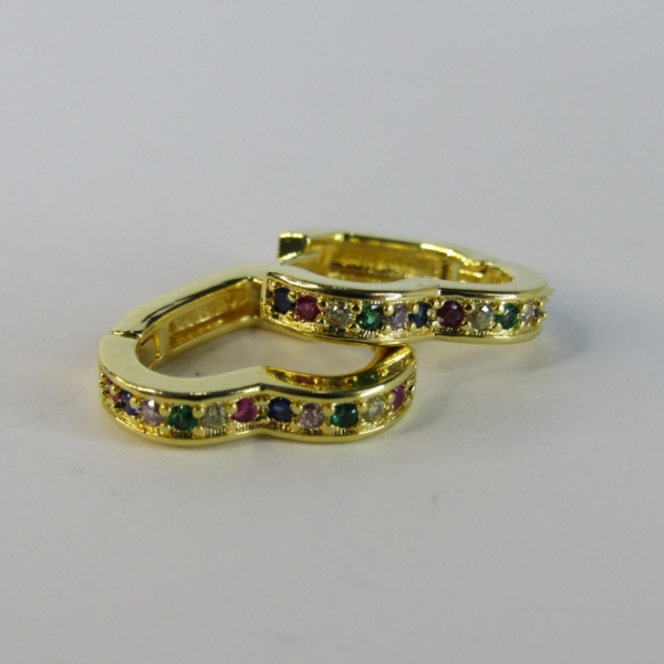 Brinco De Coração Com Micro Zircônia Incrustada Banhado em Ouro 18k - Dourado