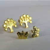 Brinco Duo de Árvore e Borboleta Banhado em Ouro 18k - Dourado