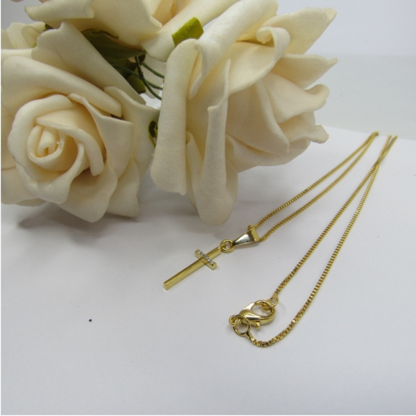 Colar Pingente Cruz com Detalhe de Zircônia Banhado em Ouro 18k - Dourado