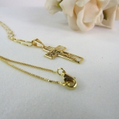 Colar com Pingente de Cruz e Face de Jesus Banhado em Ouro 18k - Dourado