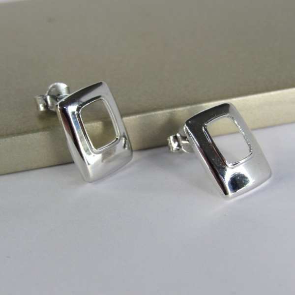 Brinco Pequeno Retangular Banhado em Ródio Branco - Branco