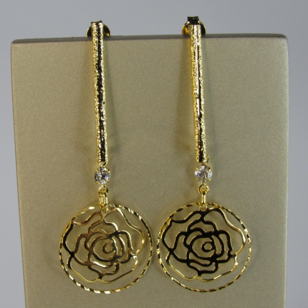 Brinco Médio De Fio Trabalhado e Flor Vazada Banhado em Ouro 18k - Dourado