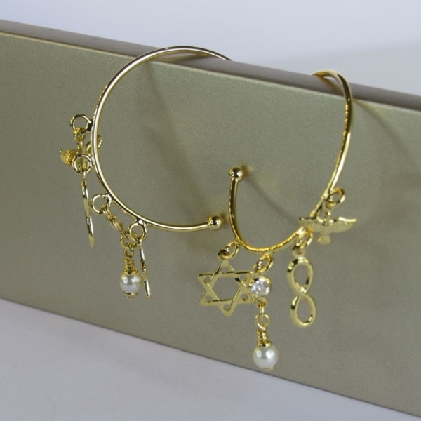 Brinco Argola Médio com Pingente Esotéricos Banhado em Ouro 18k - Dourado