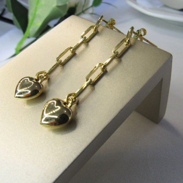 Brinco Corrente Elo com Coração na Ponta Banhado em Ouro 18k - Dourado