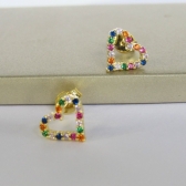 Brinco Coração Pequeno com Zircônias Banhado em Ouro 18k - Dourado