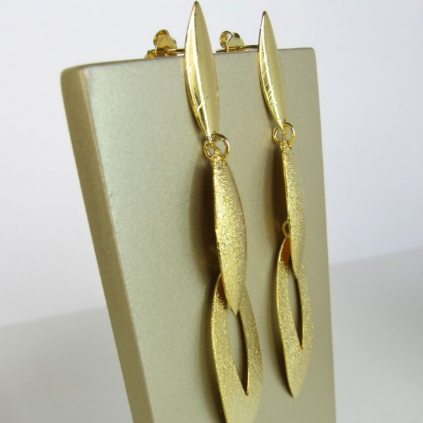 Brinco Grande de Folhas Sobrepostas Banhado em Ouro 18k - Dourado