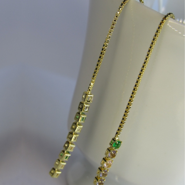 Brinco Fio de Corrente de Zircônias Coloridas Sortidas Banhado em Ouro 18k - Dourado