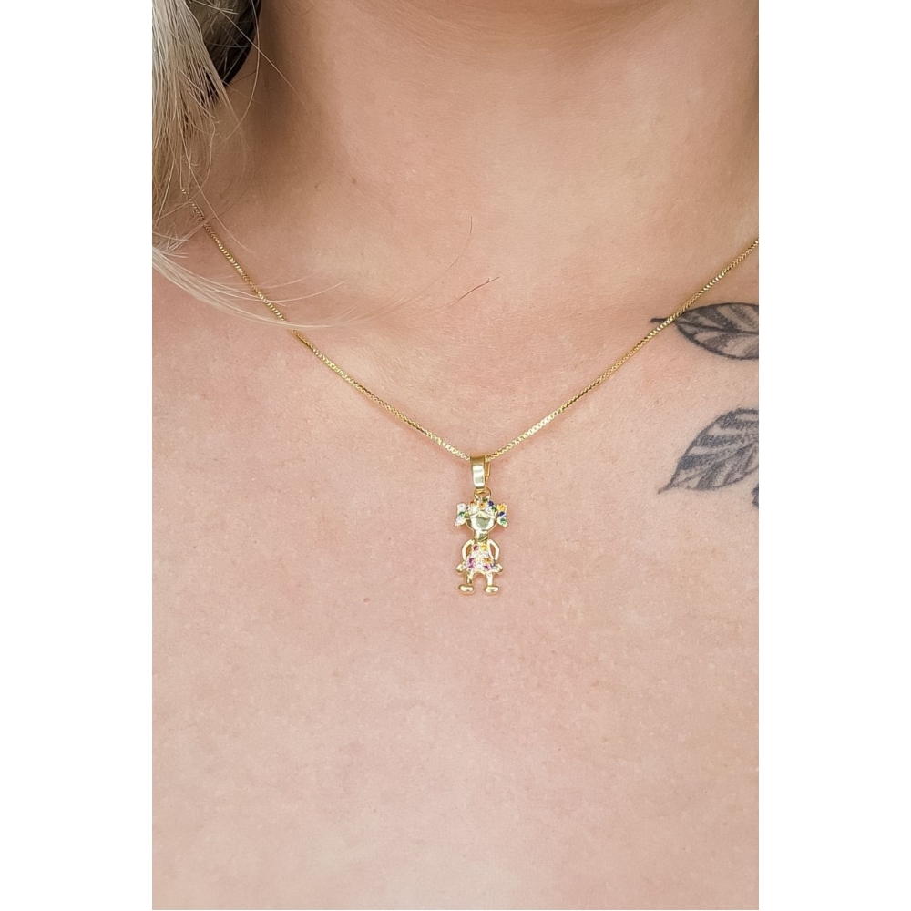 Colar Pingente Menina com Zircônia Colorida Banhado em Ouro 18k - Dourado