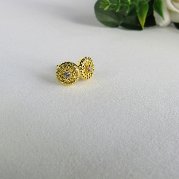 Brinco Círculo Pequeno Com Zircônia Central Banhado em Ouro 18k - Dourado