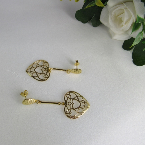 Brinco Médio com Corações Vazados Banhado em Ouro 18k - Dourado