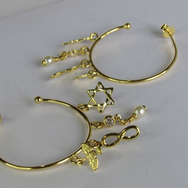 Brinco Argola Médio com Pingente Esotéricos Banhado em Ouro 18k - Dourado