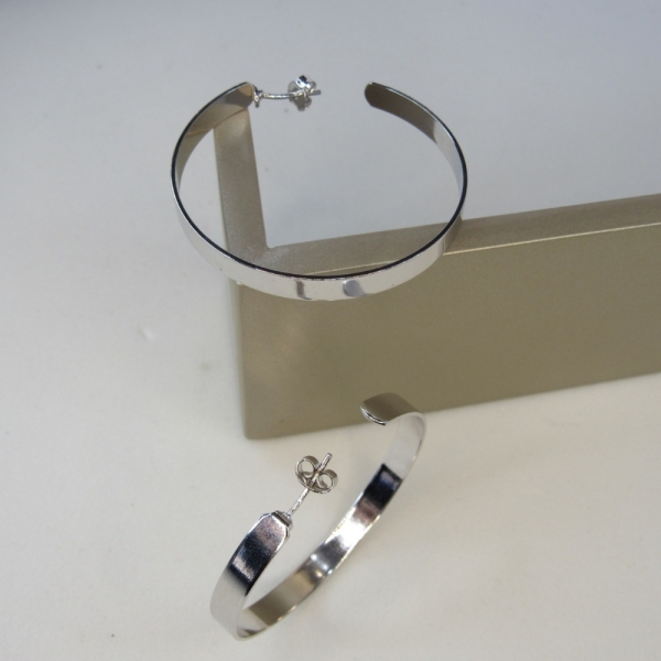 Brinco Argola Grande Grossa Clássica Banhado em Ródio Branco - Branco