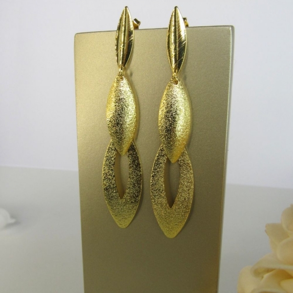 Brinco Grande de Folhas Sobrepostas Banhado em Ouro 18k - Dourado