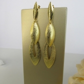 Brinco Grande de Folhas Sobrepostas Banhado em Ouro 18k - Dourado