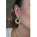 Brinco Circulo Trabalhado Banhado em Ouro 18k - Dourado