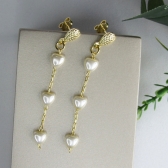 Brinco Com Três Pérolas Em Formato De Coração Banhado em Ouro 18k - Dourado