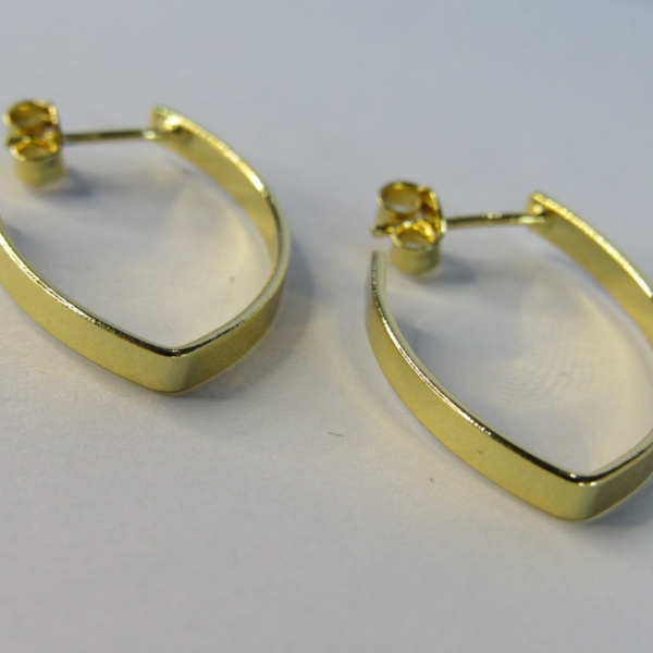 Brinco Argola Oval Banhado em Ouro 18k - Dourado