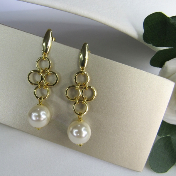 Brinco Grande de Fio com Circulo Dourado e Pérola Banhado em Ouro 18k - Dourado