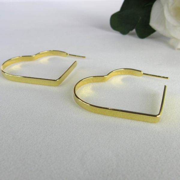 Brinco Argola em Forma de Coração Lateral Larga Banhado em Ouro 18k - Dourado